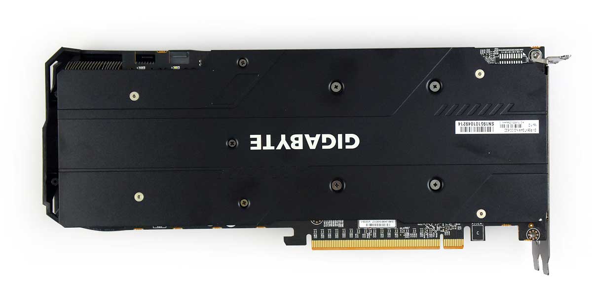 Pro zvětšení klikni Gigabyte RX 5600 XT Gaming OC 6G; zadní strana